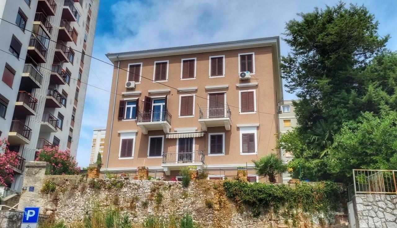 Apartment Lori - Beautiful View غييكا المظهر الخارجي الصورة