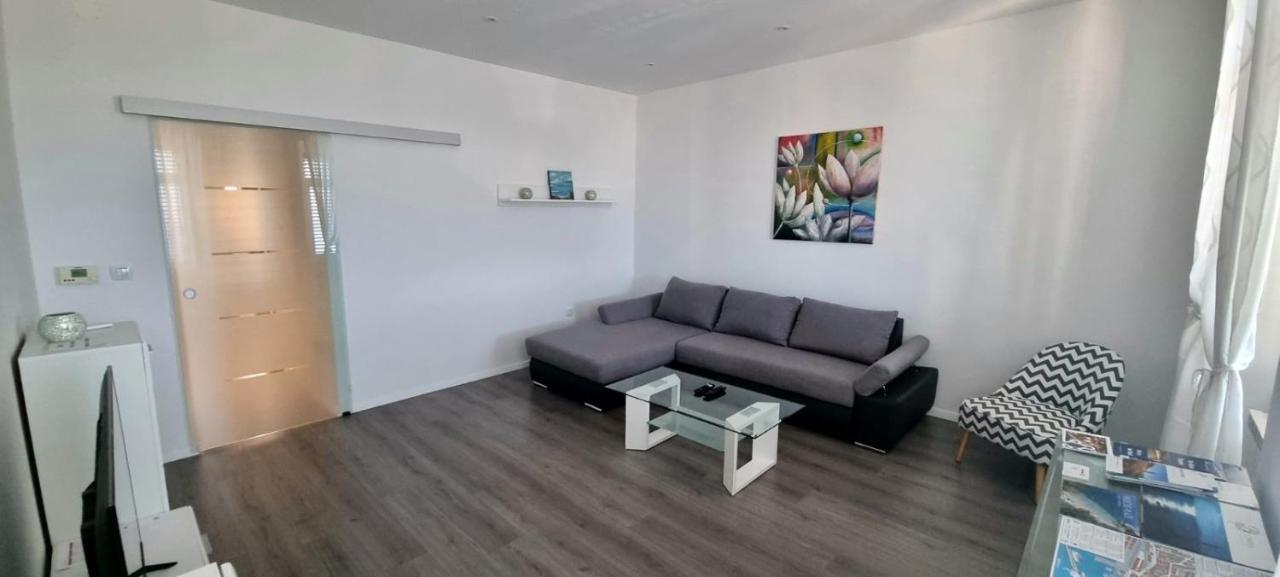 Apartment Lori - Beautiful View غييكا المظهر الخارجي الصورة