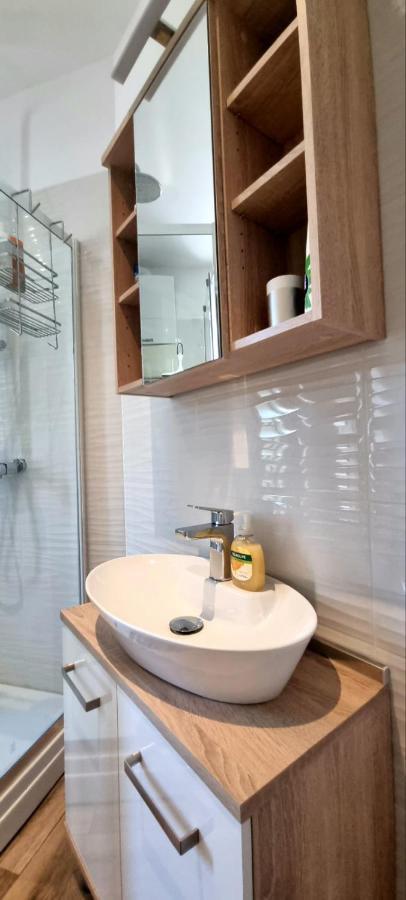 Apartment Lori - Beautiful View غييكا المظهر الخارجي الصورة